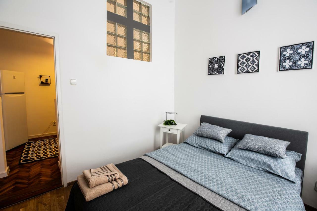 Art Downtown Alecsandri St Luxury Apartment オラデア エクステリア 写真
